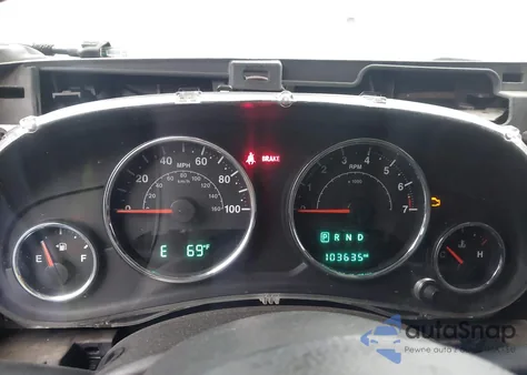 2016 Jeep Wrangler Unlimited Sport z USA, uszkodzony, nr VIN 1C4BJWDG0GL117702